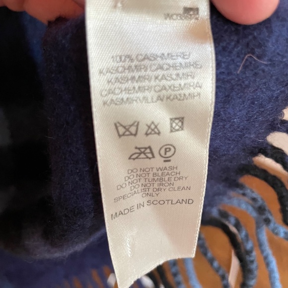 Burberry Medium Navy Plaid Reversible Cashmere Fringe Scarf - Picture 6 of 6